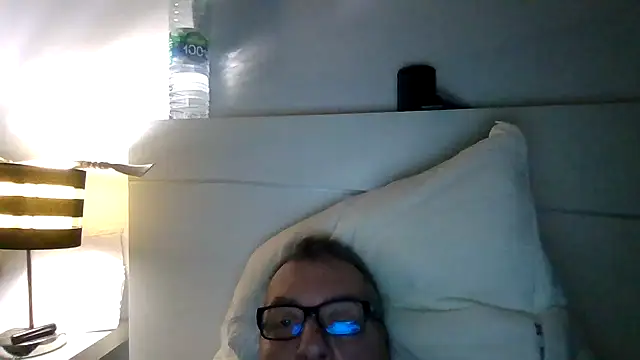 Snapshot of vergatugablogspot chatting on February 8, 2026, 9:45 am vergatugablogspot online show from February 8, 2026, 9:45 am