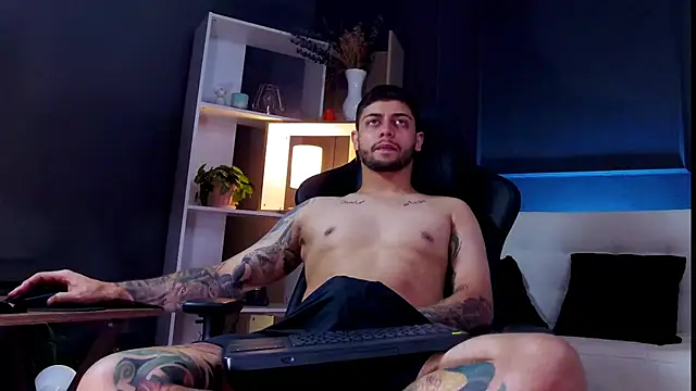 Snapshot of alessandro_duty chatting on October 15, 2025, 1:50 am alessandro duty online show from October 15, 2025, 1:50 am