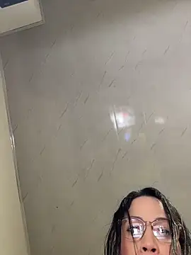 SQUIRTINGQUEEN11 online show from April 13, 2026, 3:01 am