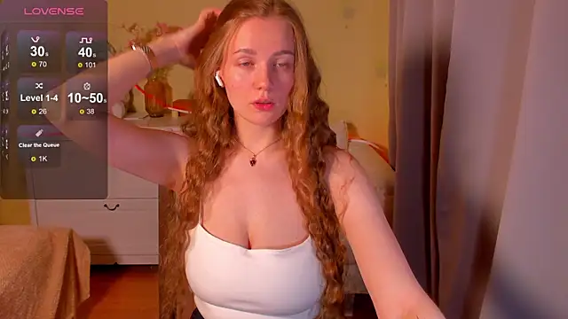 SweetMilkis online show from April 21, 2026, 7:50 pm