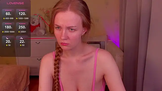 SweetMilkis online show from April 27, 2026, 9:02 pm