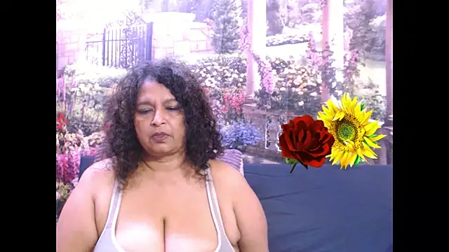 Snapshot of indianstar75 chatting on February 21, 2025, 5:53 pm indianstar75 online show from February 21, 2025, 5:53 pm