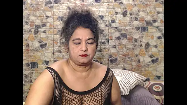 Snapshot of indianstar75 chatting on November 6, 2025, 5:25 pm indianstar75 online show from November 6, 2025, 5:25 pm