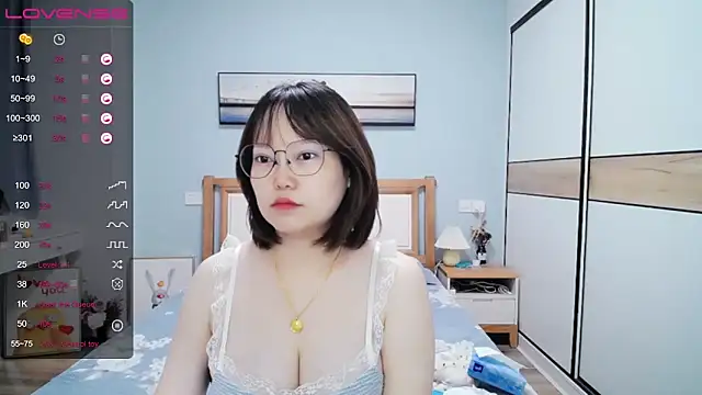 DianaYz online show from September 19, 2025, 12:39 pm