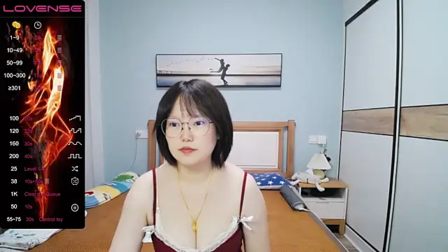 Snapshot of DianaYz chatting on July 4, 2026, 12:22 pm DianaYz online show from July 4, 2026, 12:22 pm