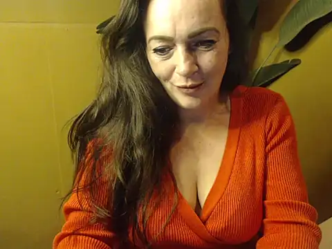 Snapshot of cloe85nl chatting on December 27, 2024, 2:22 pm cloe85nl online show from December 27, 2024, 2:22 pm