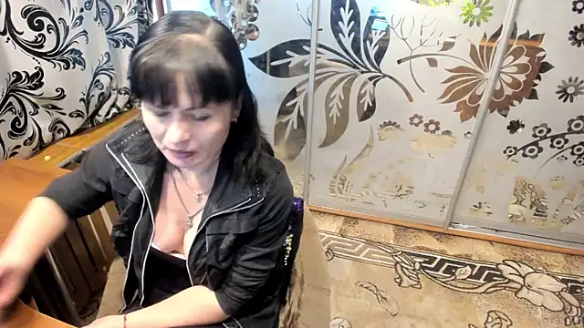 Snapshot of EVILENSA chatting on March 5, 2026, 2:13 pm EVILENSA online show from March 5, 2026, 2:13 pm