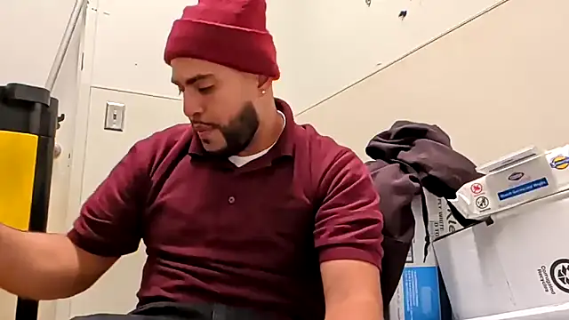 gardy8585 online show from December 2, 2025, 9:14 am