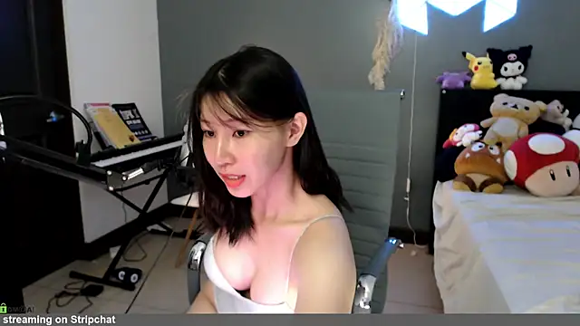 Snapshot of minarocket_ chatting on May 19, 2026, 2:23 pm minarocket online show from May 19, 2026, 2:23 pm