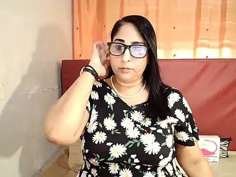 Snapshot of Indiankushy chatting on February 3, 2026, 4:23 pm Indiankushy online show from February 3, 2026, 4:23 pm
