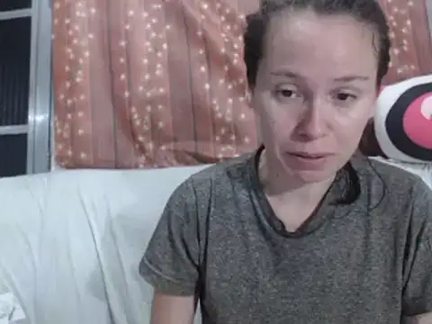 Venusluxodomme online show from February 5, 2026, 11:09 pm