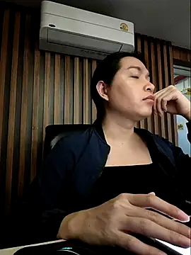 sara kimoo online show from November 20, 2025, 6:18 pm