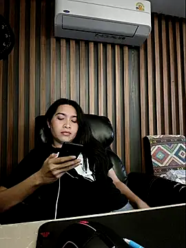 sara kimoo online show from November 23, 2025, 1:44 pm