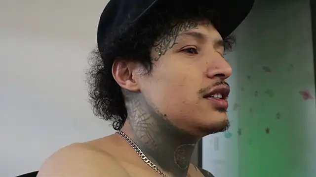 Snapshot of trieone chatting on December 14, 2025, 8:13 pm trieone online show from December 14, 2025, 8:13 pm