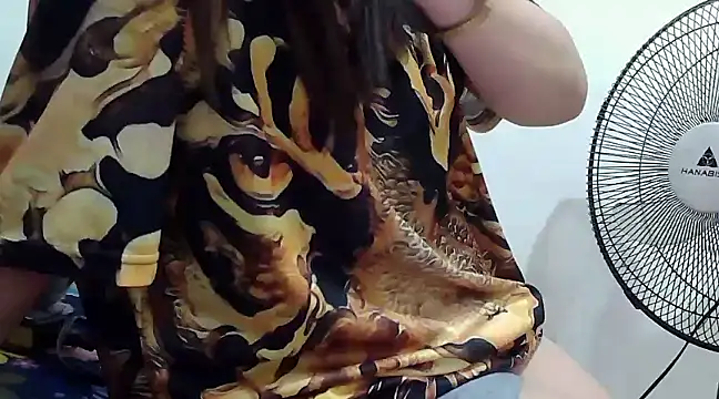 DelightDorothy34 online show from February 11, 2025, 2:13 pm