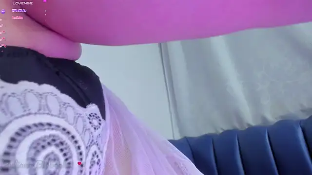 Juliana bigboobs online show from December 18, 2025, 4:07 am