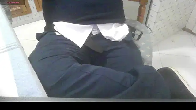 Snapshot of polloiw chatting on January 6, 2026, 3:27 pm polloiw online show from January 6, 2026, 3:27 pm