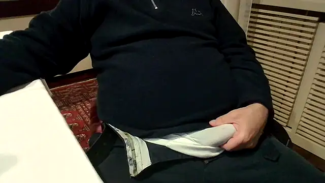 polloiw online show from April 8, 2026, 8:53 pm