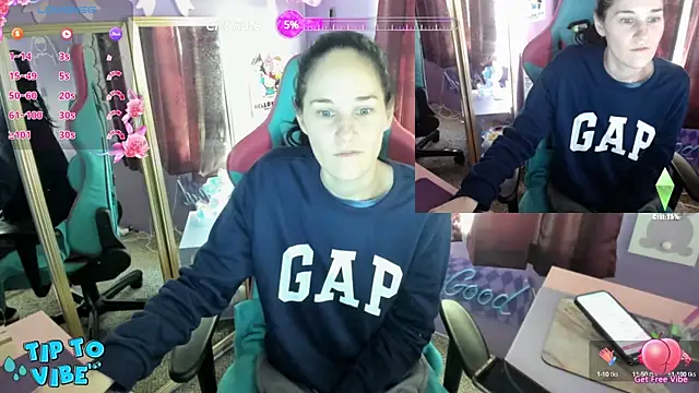 Snapshot of lolabunny9 chatting on December 6, 2024, 5:00 pm lolabunny9 online show from December 6, 2024, 5:00 pm