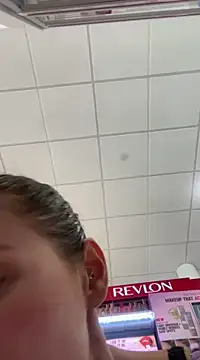 Snapshot of lolabunny9 chatting on December 18, 2024, 6:46 pm lolabunny9 online show from December 18, 2024, 6:46 pm