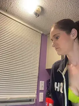 Snapshot of lolabunny9 chatting on January 26, 2025, 2:24 am lolabunny9 online show from January 26, 2025, 2:24 am