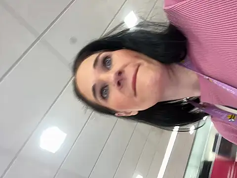 Snapshot of lolabunny9 chatting on February 5, 2025, 6:37 pm lolabunny9 online show from February 5, 2025, 6:37 pm