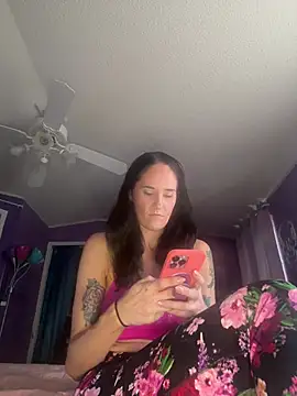 Snapshot of lolabunny9 chatting on February 12, 2025, 4:11 pm lolabunny9 online show from February 12, 2025, 4:11 pm