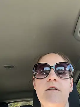 lolabunny9 online show from February 6, 2026, 7:06 pm