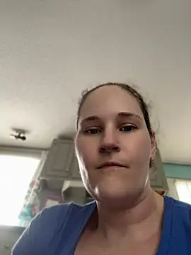Snapshot of lolabunny9 chatting on July 15, 2026, 4:23 pm lolabunny9 online show from July 15, 2026, 4:23 pm