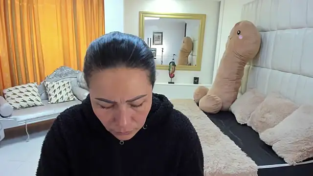 gaby trent online show from November 11, 2025, 2:17 pm