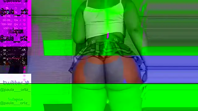 Snapshot of canelita_passion_ chatting on January 19, 2025, 4:12 am canelita passion online show from January 19, 2025, 4:12 am