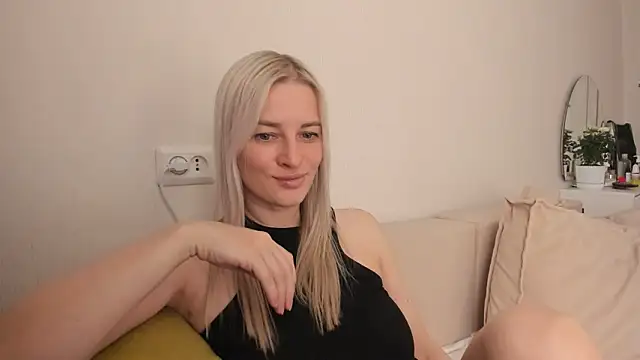 Snapshot of HILT_ON chatting on September 21, 2025, 3:52 am HILT ON online show from September 21, 2025, 3:52 am