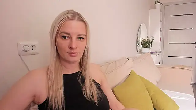 Snapshot of HILT_ON chatting on October 21, 2025, 4:57 am HILT ON online show from October 21, 2025, 4:57 am