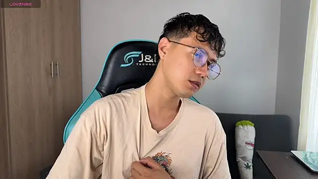 LeaneSeb online show from April 5, 2026, 9:23 pm