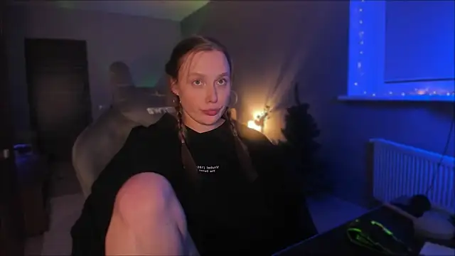 Rachel Ro online show from December 18, 2024, 2:10 am