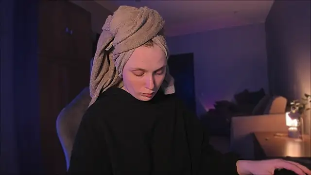 Rachel Ro online show from December 21, 2024, 6:12 pm