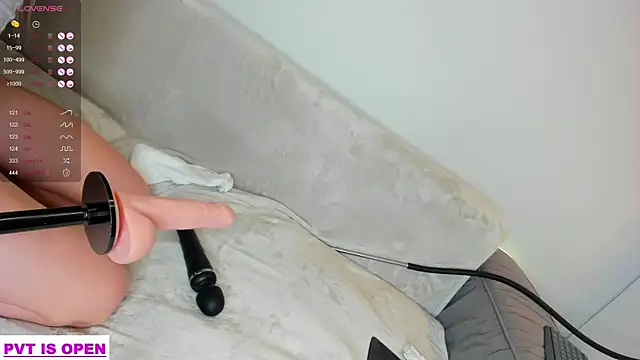 Snapshot of Juicy_Bella chatting on March 8, 2025, 4:17 pm Juicy Bella online show from March 8, 2025, 4:17 pm