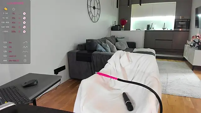 Snapshot of Juicy_Bella chatting on November 28, 2025, 7:05 pm Juicy Bella online show from November 28, 2025, 7:05 pm