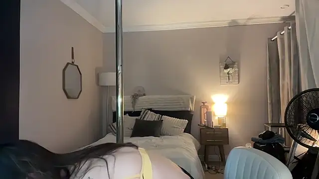 CrazyKittenMeow online show from September 27, 2025, 11:21 pm