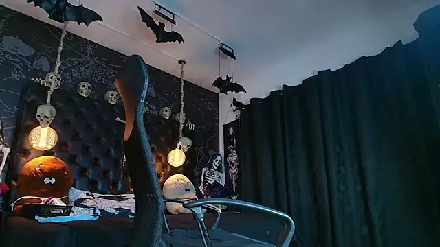 Snapshot of AlexHoe_ chatting on November 6, 2025, 6:42 pm AlexHoe online show from November 6, 2025, 6:42 pm