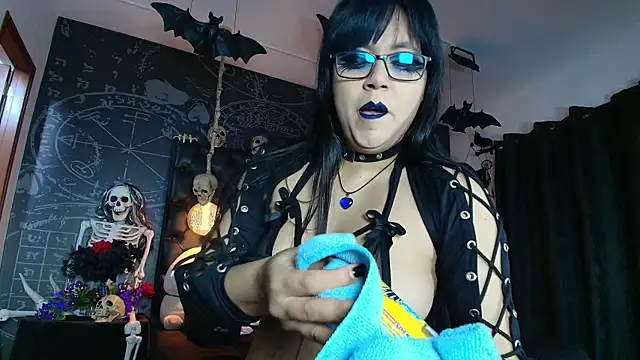 Snapshot of AlexHoe_ chatting on November 28, 2025, 6:32 pm AlexHoe online show from November 28, 2025, 6:32 pm