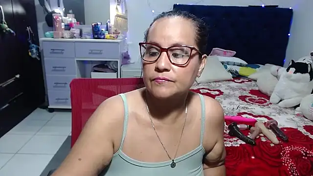 pervert mommy  online show from May 26, 2026, 10:33 am
