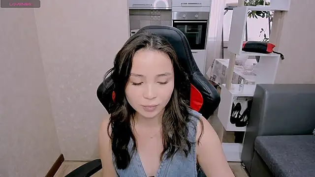 AyaMoon online show from October 7, 2025, 4:53 am