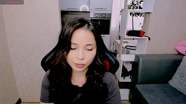 AyaMoon online show from October 10, 2025, 4:11 am