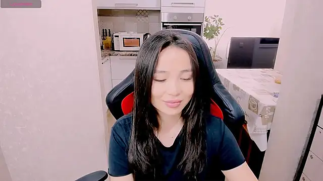 AyaMoon online show from November 6, 2025, 4:46 am