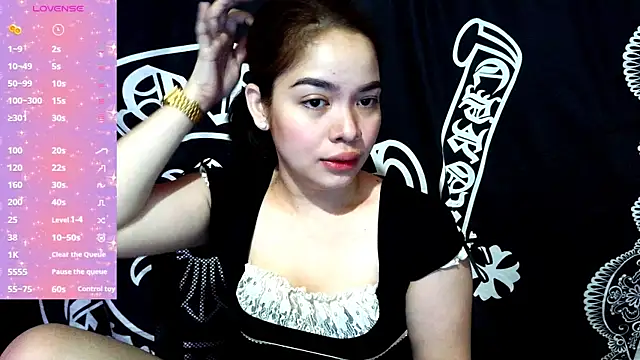 Snapshot of _preciousmoira_ chatting on May 13, 2026, 2:53 am preciousmoira online show from May 13, 2026, 2:53 am