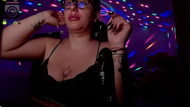 SonyaDevon online show from May 23, 2026, 3:01 am