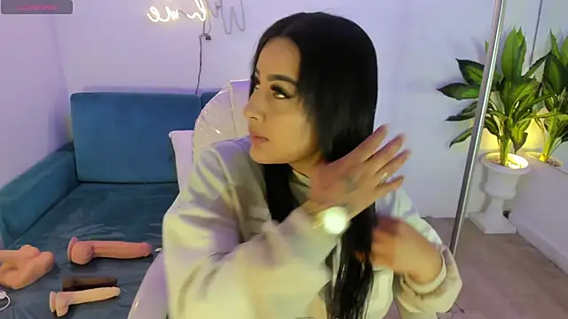 Pamela roberts online show from December 6, 2024, 11:44 am