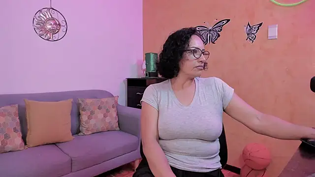 Snapshot of scarlet_wet chatting on November 18, 2025, 12:38 am scarlet wet online show from November 18, 2025, 12:38 am