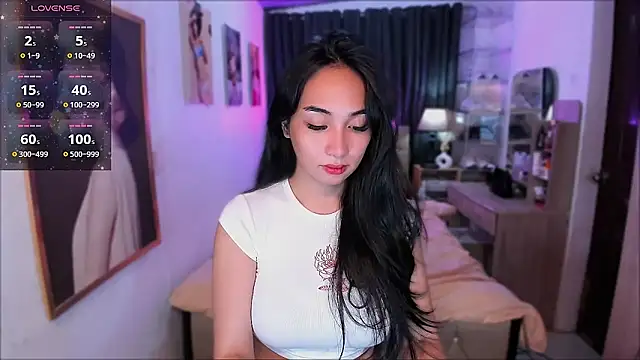 SweetLilly 18 online show from December 4, 2025, 3:49 am